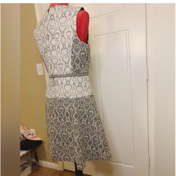 BELLE BADGLEY MISCHKA PRINTED SLEEVELESS DRESS - Picture 11 of 14